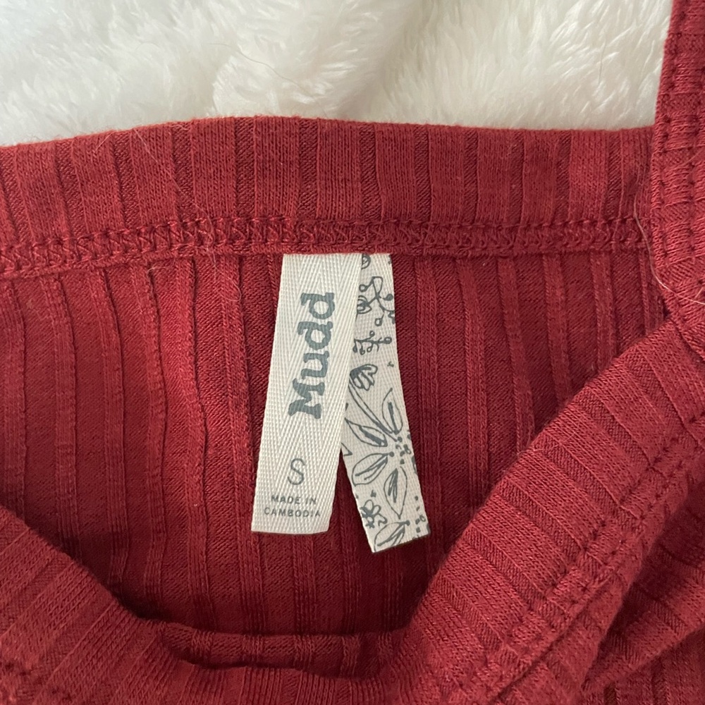 Red Ribbed Crop Top - Picture 4 of 4